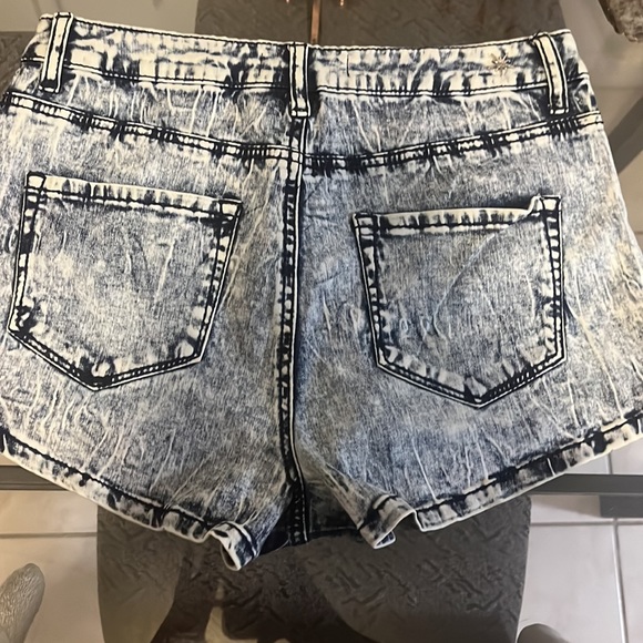 Women high waisted shorts size 9 - Picture 3 of 4